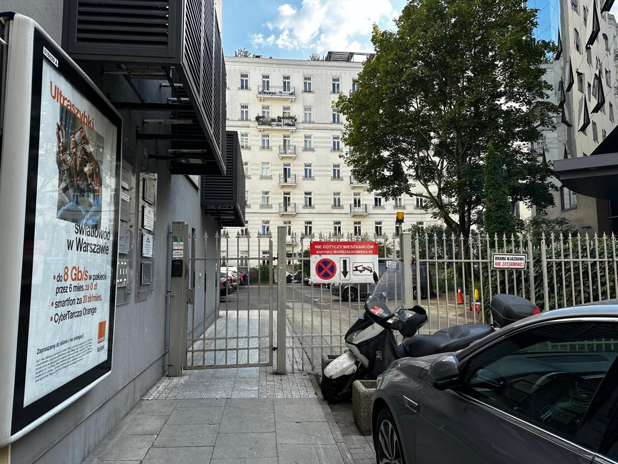 Asian Vibe Butas Warsaw
